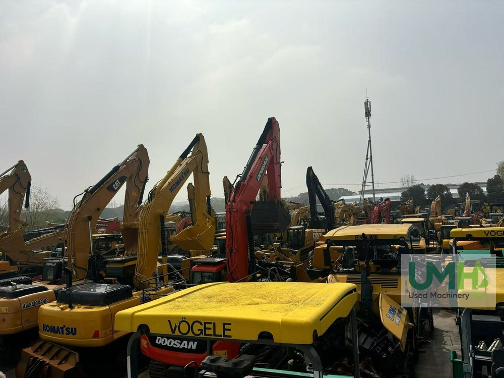 Used machinery yard photo 2